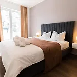 Bluent Apartment - A Modern Apartment With Gorgeous Views Over The City In A Brand New Building