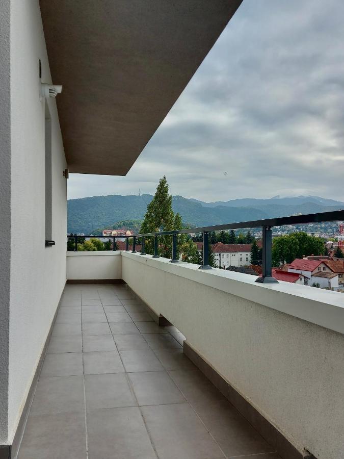 Bluent - A Modern With Gorgeous Views Over The City In A Brand New Building Brașov