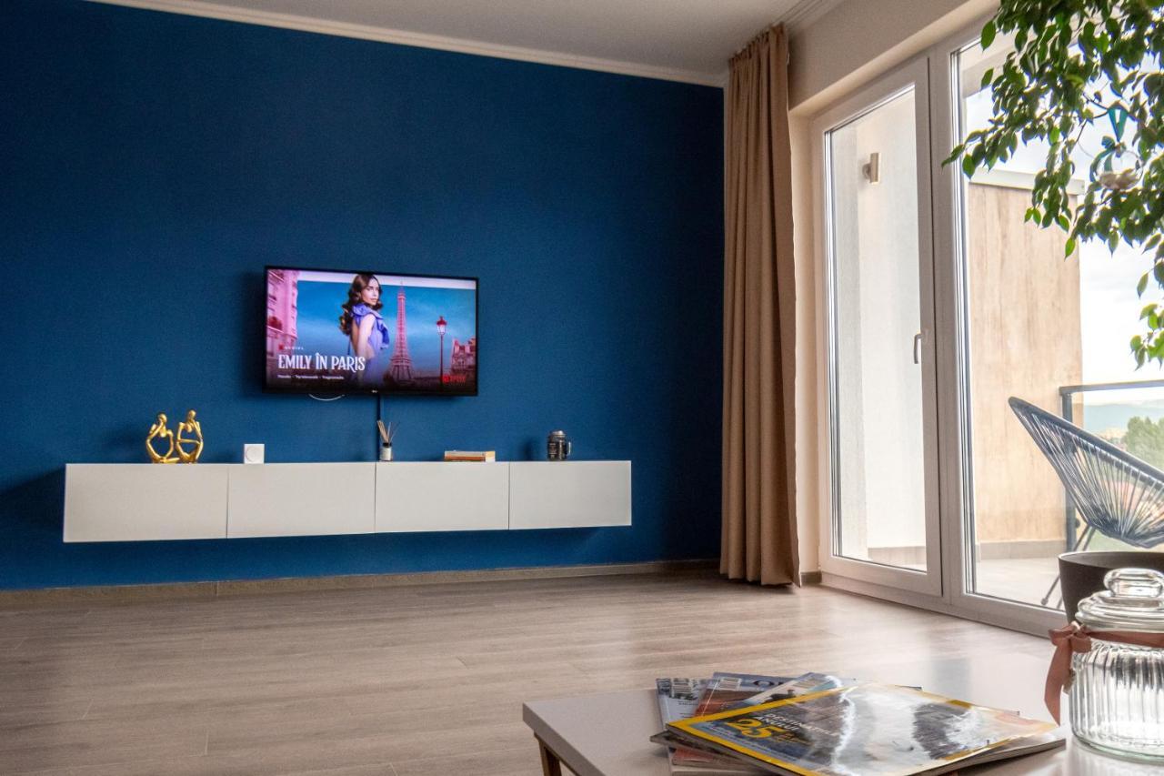 Bluent - A Modern With Gorgeous Views Over The City In A Brand New Building Apartament
