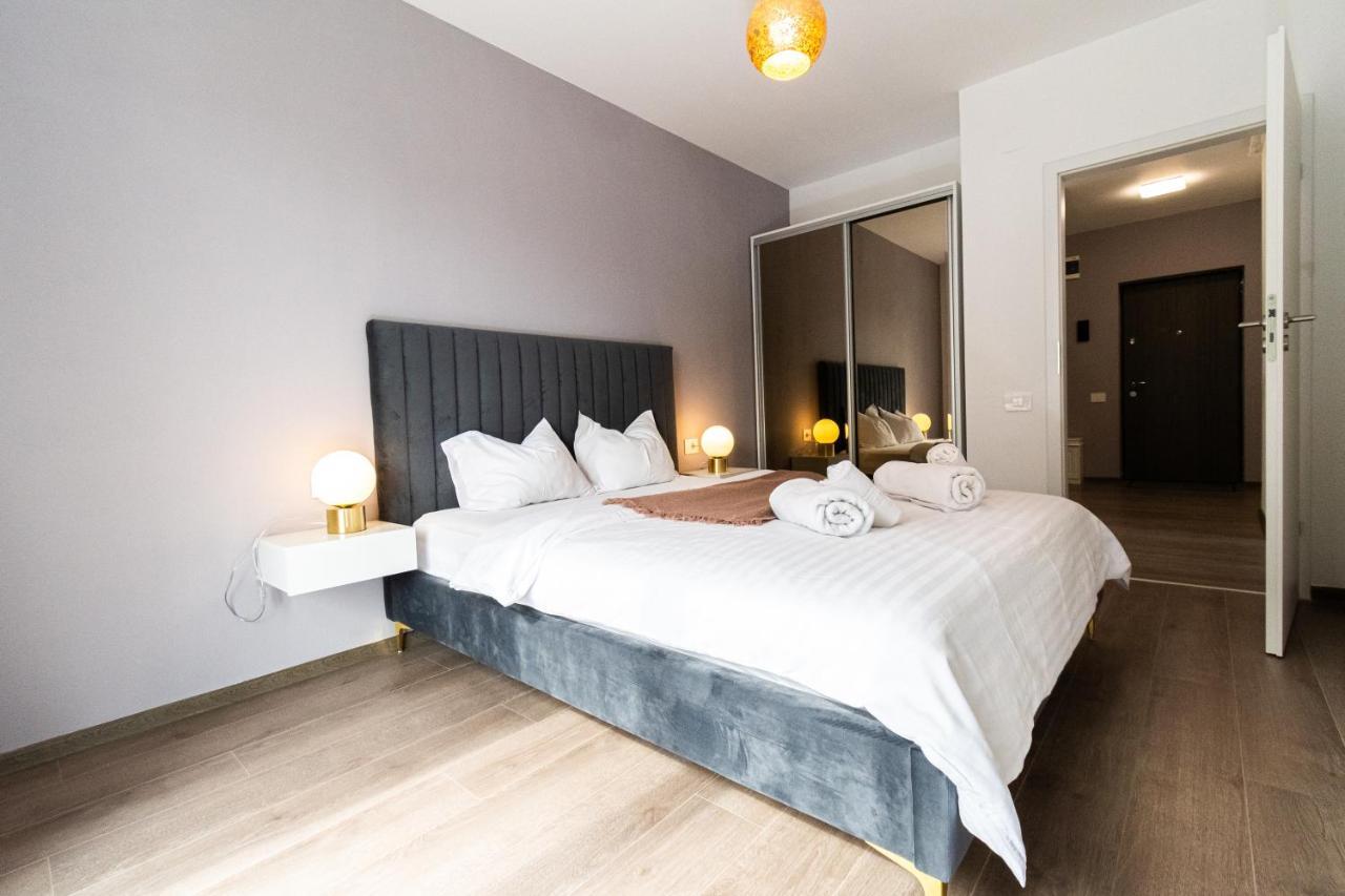 Bluent - A Modern With Gorgeous Views Over The City In A Brand New Building * Brașov